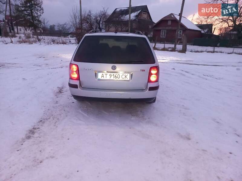 Універсал Volkswagen Passat 2004 в Надвірній