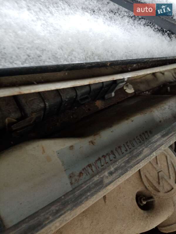 Седан Volkswagen Passat 1988 в Надвірній