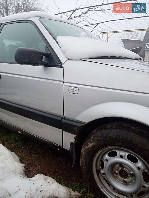 Седан Volkswagen Passat 1988 в Надвірній
