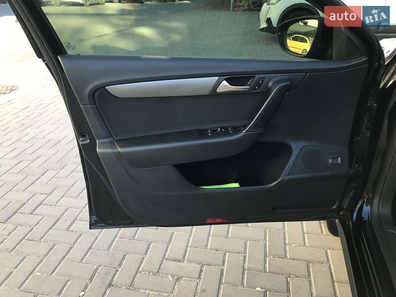 Седан Volkswagen Passat 2012 в Киеве