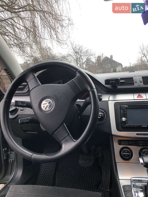 Седан Volkswagen Passat 2008 в Києві