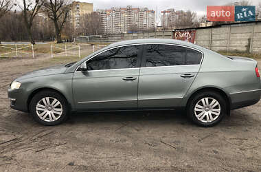 Седан Volkswagen Passat 2008 в Киеве