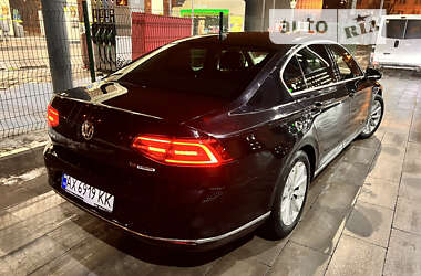 Седан Volkswagen Passat 2015 в Харькове