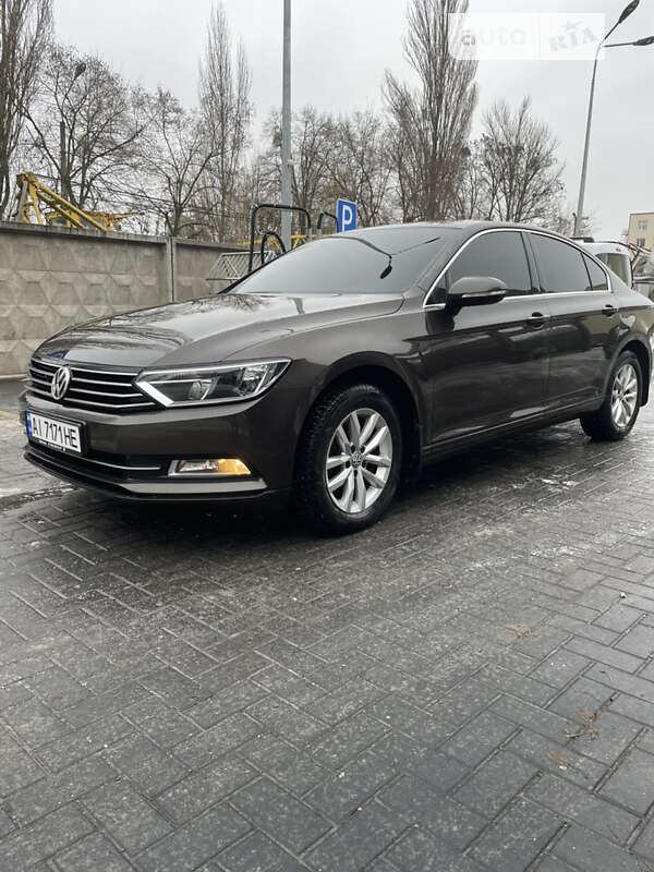 Седан Volkswagen Passat 2017 в Вишгороді