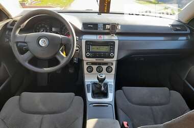 Седан Volkswagen Passat 2006 в Луцке