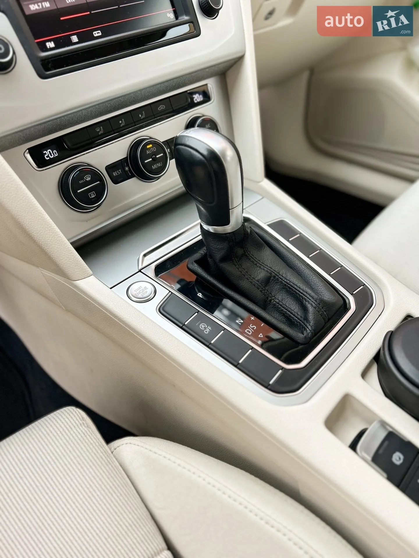 2015 Volkswagen Passat - мініатюра 9