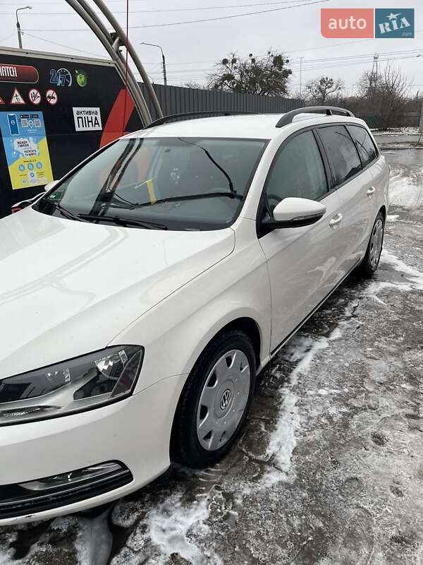 Універсал Volkswagen Passat 2012 в Полтаві