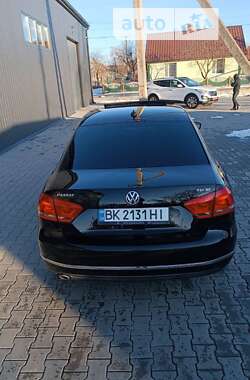 Седан Volkswagen Passat 2012 в Луцке