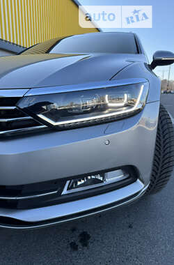 Универсал Volkswagen Passat 2015 в Киеве