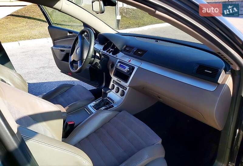 Седан Volkswagen Passat 2006 в Марганці