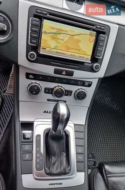 Универсал Volkswagen Passat 2012 в 