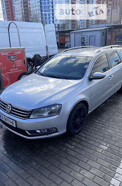 Универсал Volkswagen Passat 2010 в Киеве