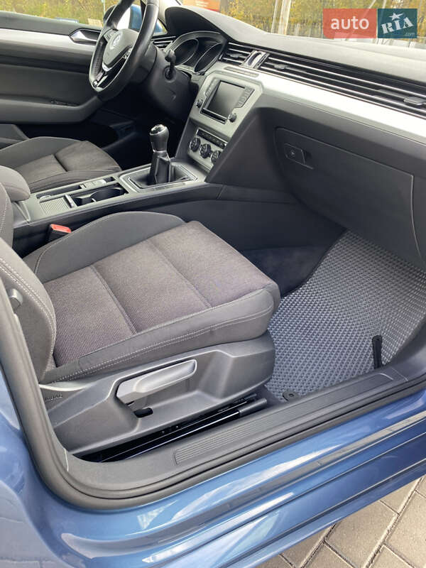 Універсал Volkswagen Passat 2016 в Луцьку
