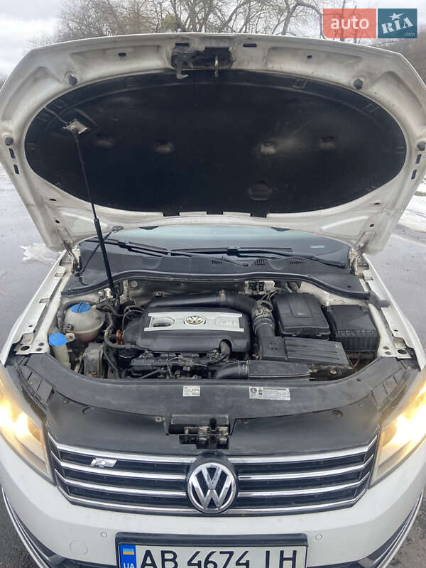 Універсал Volkswagen Passat 2011 в Вінниці
