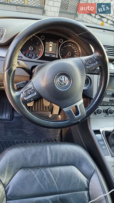 Універсал Volkswagen Passat 2014 в Вінниці