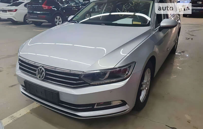 Універсал Volkswagen Passat 2019 в Києві