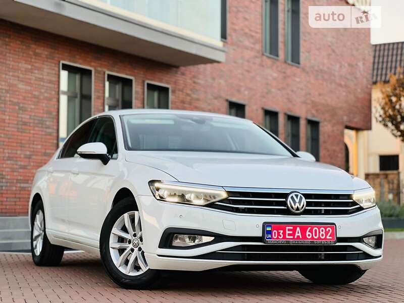 Седан Volkswagen Passat 2020 в Тячеве