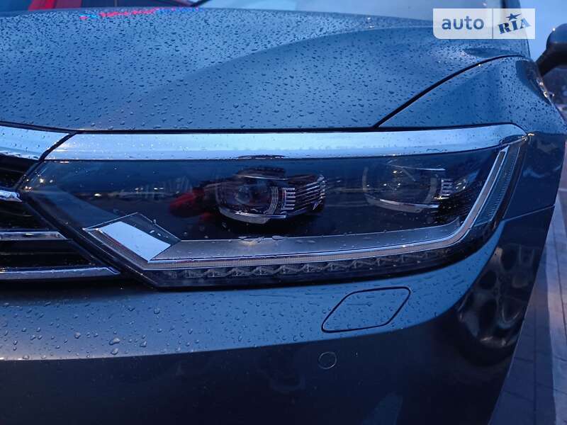 Универсал Volkswagen Passat 2015 в Одессе