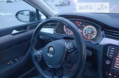 Универсал Volkswagen Passat 2015 в Запорожье