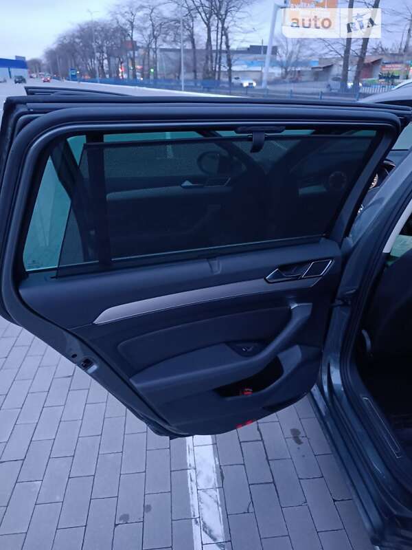 Универсал Volkswagen Passat 2015 в Одессе