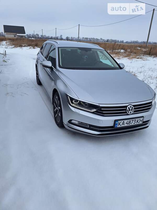 Универсал Volkswagen Passat 2017 в Киеве
