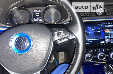 Седан Volkswagen Passat 2016 в 