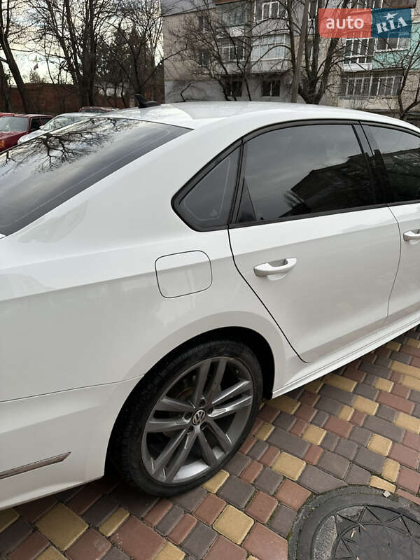 Седан Volkswagen Passat 2017 в Кропивницком