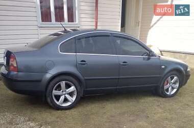 Седан Volkswagen Passat 2000 в Вижнице