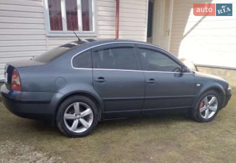 Седан Volkswagen Passat 2000 в Вижнице