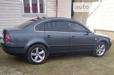 Седан Volkswagen Passat 2000 в Вижнице