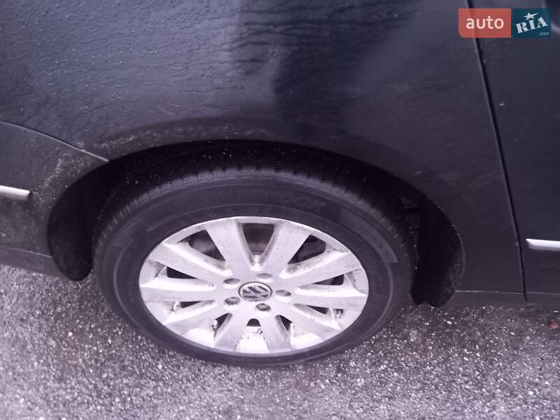 Універсал Volkswagen Passat 2006 в Полонному