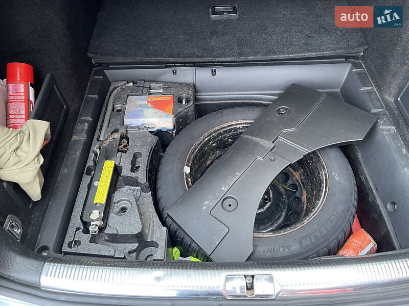 Универсал Volkswagen Passat 2006 в Калуше
