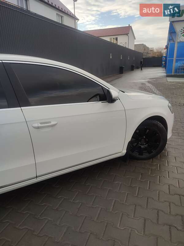 Седан Volkswagen Passat 2011 в Каменец-Подольском