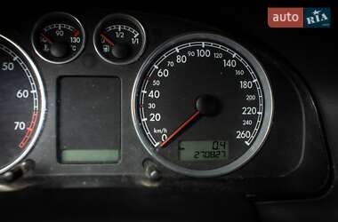 Седан Volkswagen Passat 2004 в Киеве