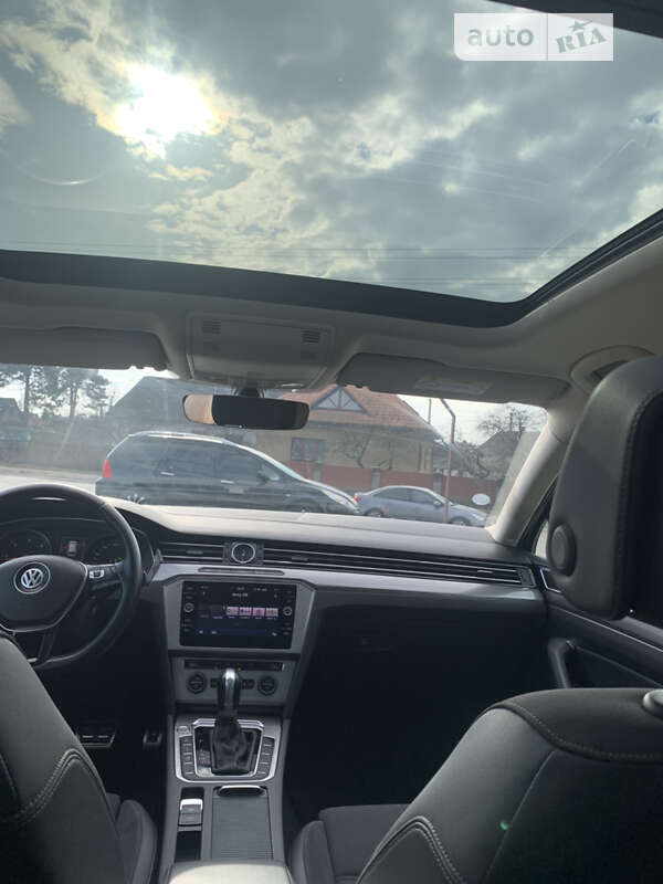 Универсал Volkswagen Passat 2017 в Сарнах фото 9 Универсал Volkswagen Passat 2017 в Сарнах