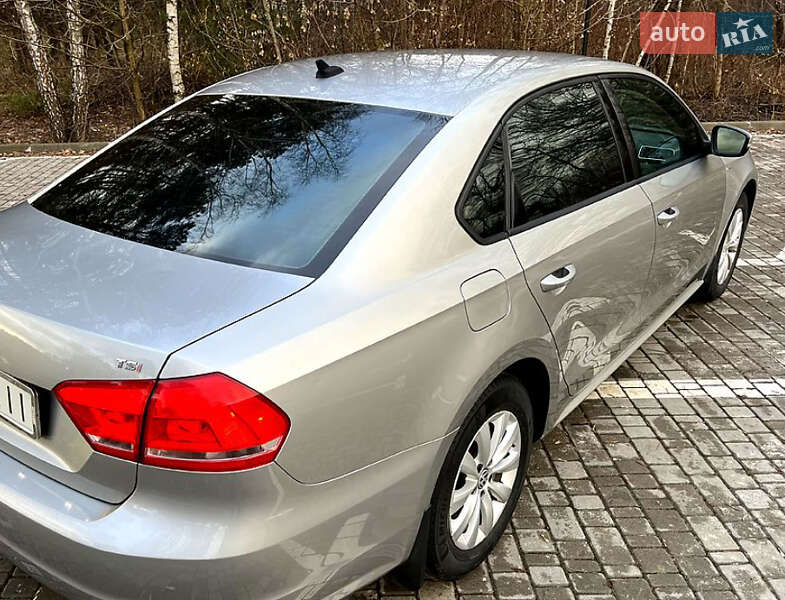 Седан Volkswagen Passat 2014 в Бучаче