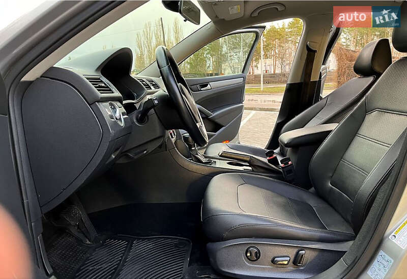 Седан Volkswagen Passat 2014 в Бучаче