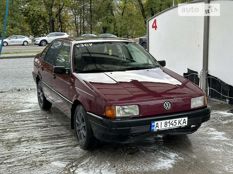 Седан Volkswagen Passat 1988 в Броварах