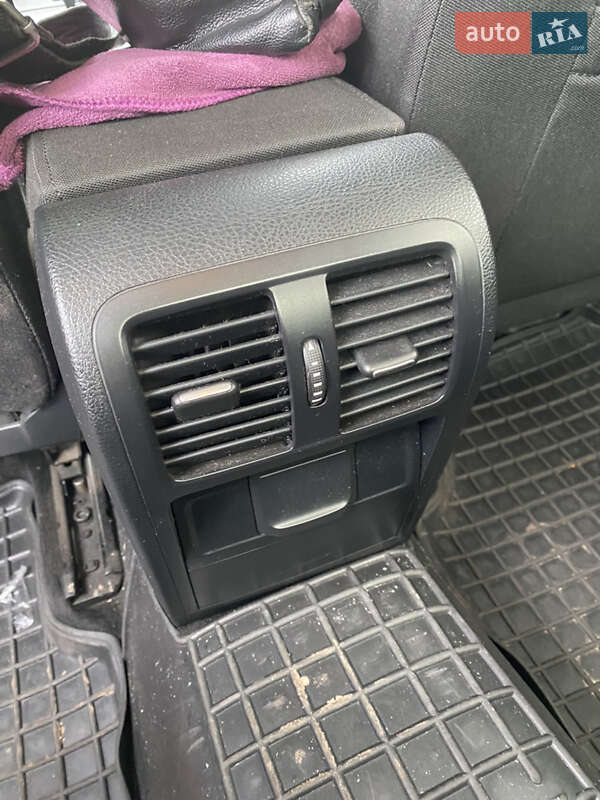Седан Volkswagen Passat 2011 в 