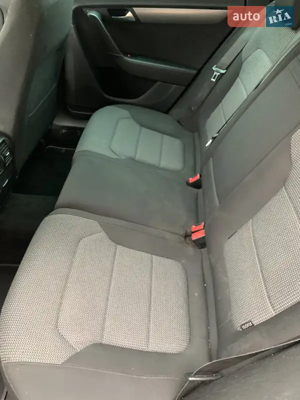 Volkswagen Passat 2011 VIN WVWZZZ3CZBE340049 фото оголошення 14 з 57