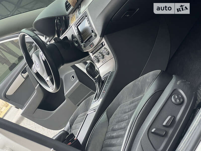 Седан Volkswagen Passat 2013 в Одессе