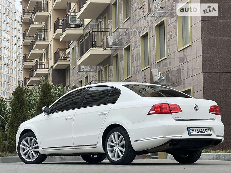 Седан Volkswagen Passat 2013 в Одессе