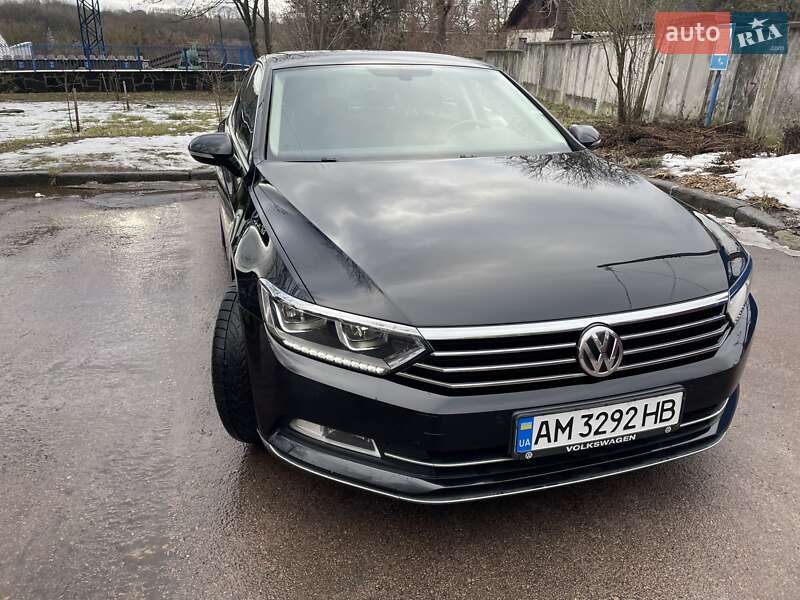 Седан Volkswagen Passat 2017 в Житомире