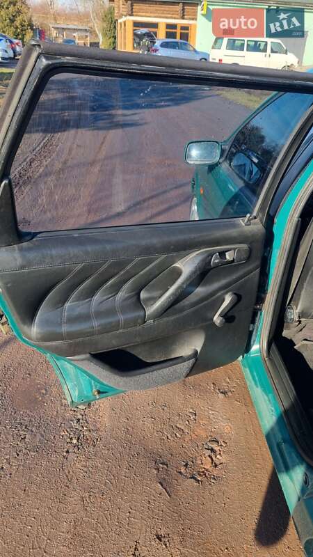 Універсал Volkswagen Passat 1994 в Шептицькому