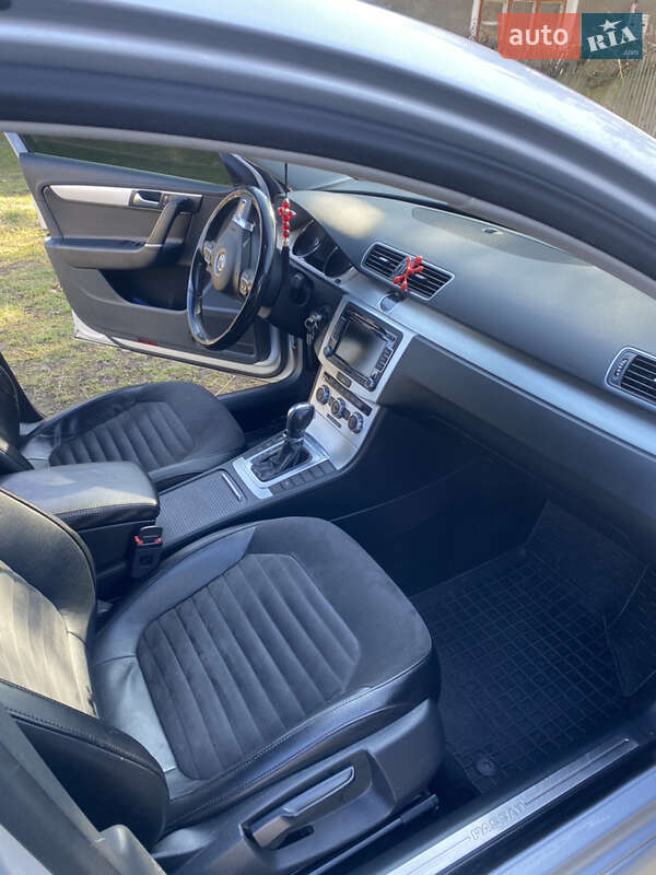 Седан Volkswagen Passat 2013 в Чернівцях