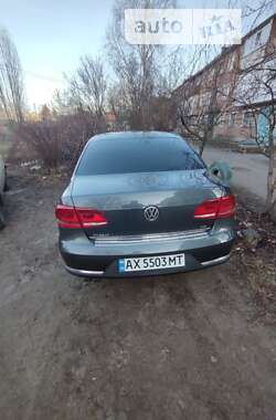 Седан Volkswagen Passat 2011 в Зміїві