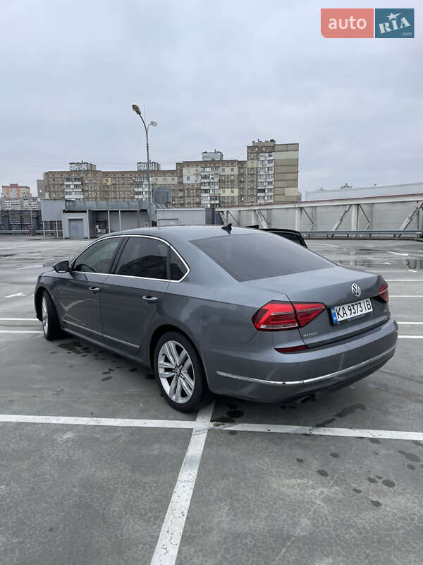 Седан Volkswagen Passat 2016 в Києві