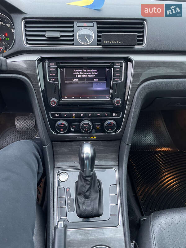 Седан Volkswagen Passat 2016 в Києві