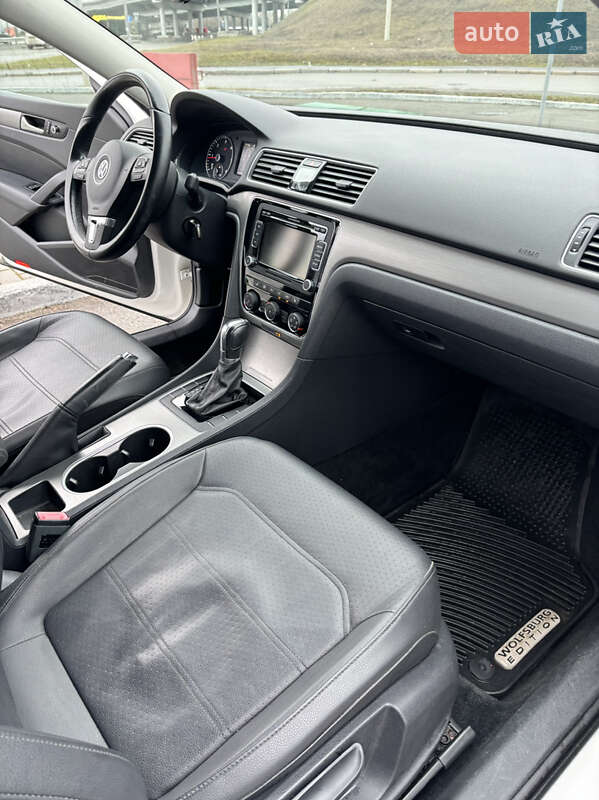 Седан Volkswagen Passat 2013 в Киеве
