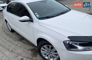 Седан Volkswagen Passat 2014 в Чернівцях